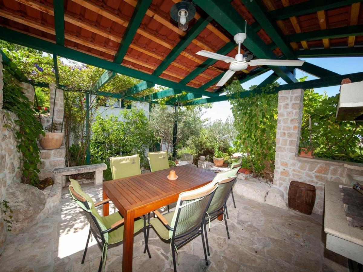 Luxurious Holiday Home In Makarska With Jacuzzi Zewnętrze zdjęcie