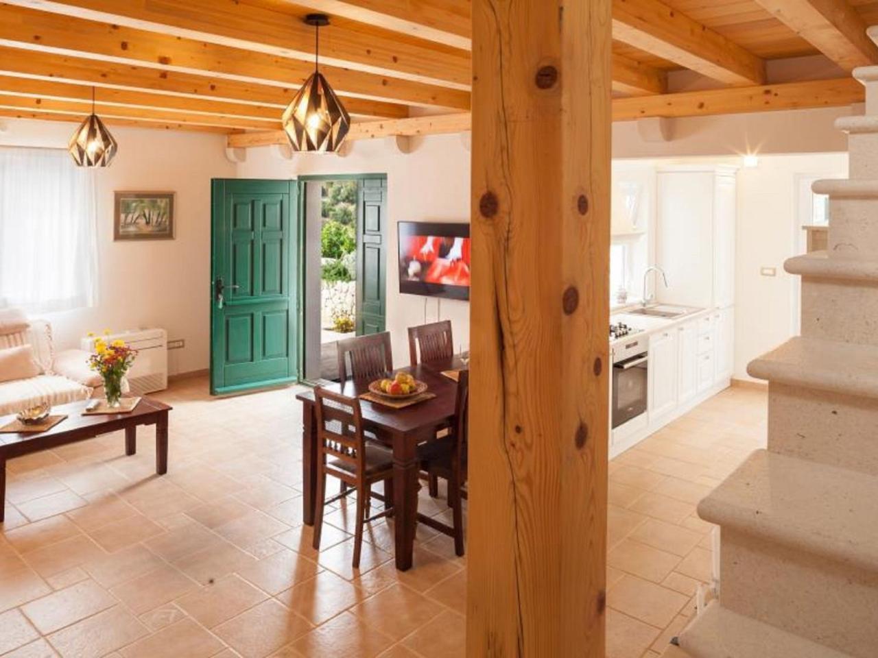 Luxurious Holiday Home In Makarska With Jacuzzi Zewnętrze zdjęcie