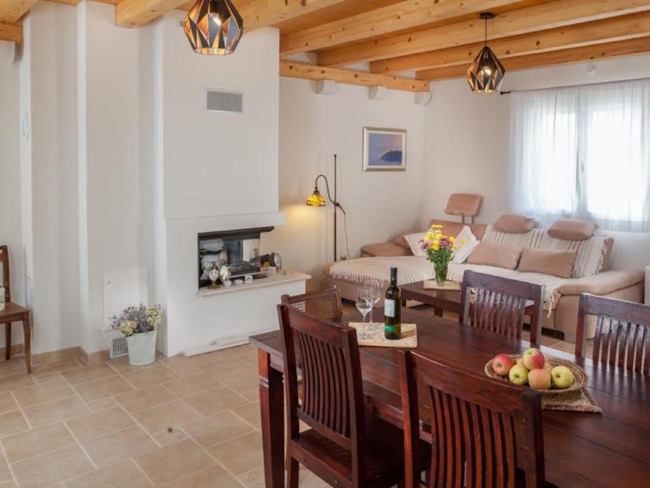 Luxurious Holiday Home In Makarska With Jacuzzi Zewnętrze zdjęcie